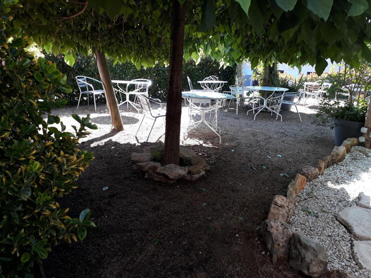 Le Merle Blanc Hotel Logis Digoin Buitenkant foto